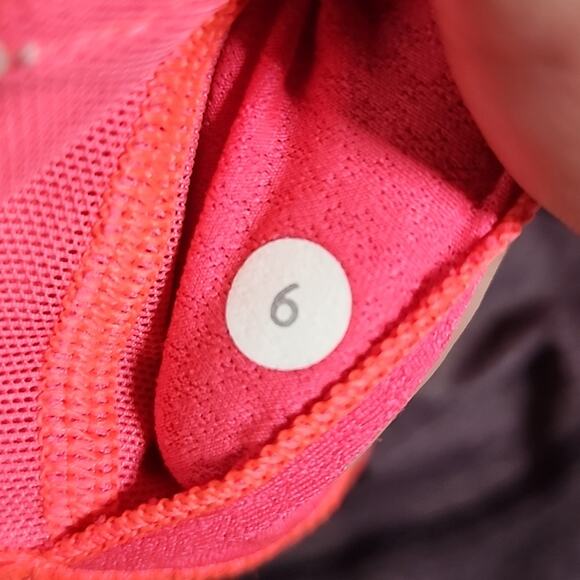 Lululemon Free To Be Serene Athletic Tank Top Womens Size 6 - Picture 8 of 8